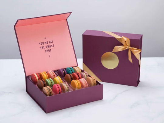 personalized macaron boxes